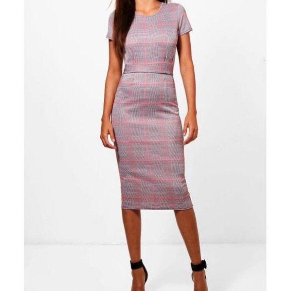 Boohoo Dresses & Skirts - Boohoo Checked Wiggle Midi Dress